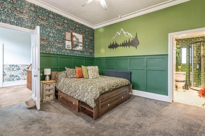 2 bed Apartment for sale Image 11