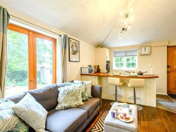 lounge kitchen.jpg