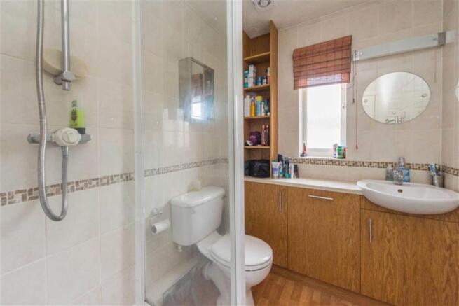 EN-SUITE SHOWER ROOM