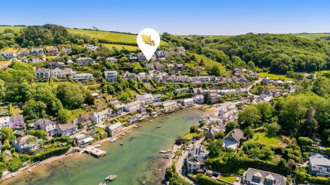 Revelstoke Road, NOSS MAYO, South Devon