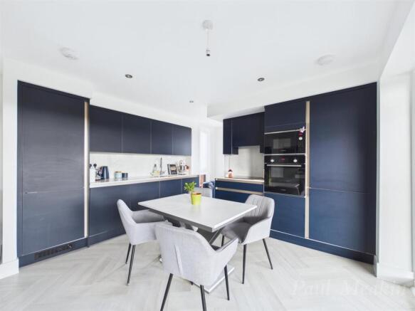 Kitchen/ Living Area