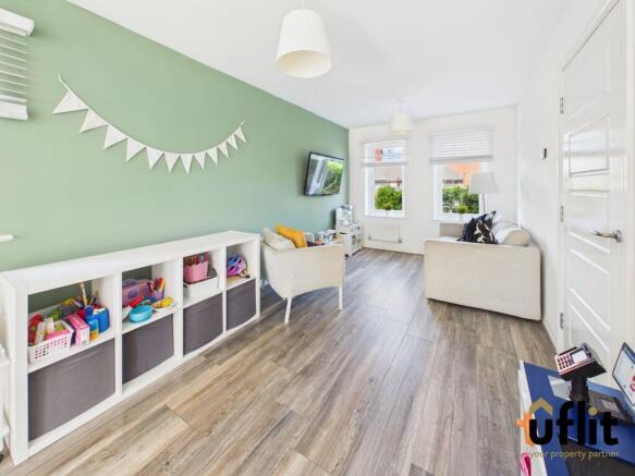 4 bed Semi-Detached for sale Image 4