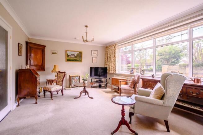 8467395-interior05.jpg