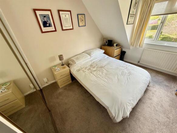 SR3 Bed3.jpg