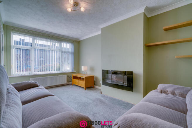 2 bed Terraced to rent Image 5