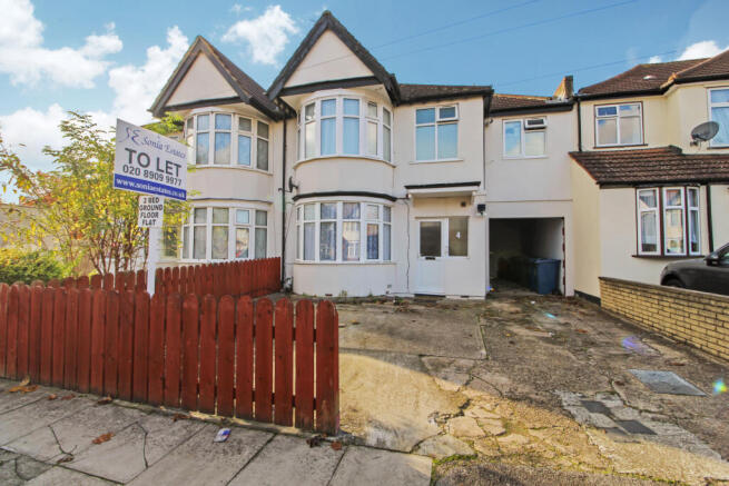 First Floor Studio Flat To Rent