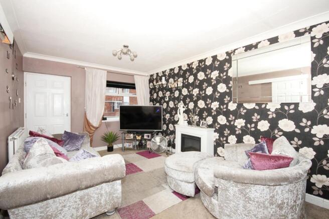Lounge/Dining Room