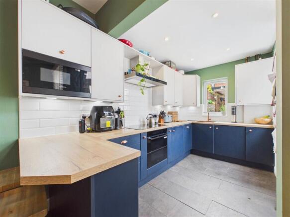 4 bed Terraced for sale Image 4