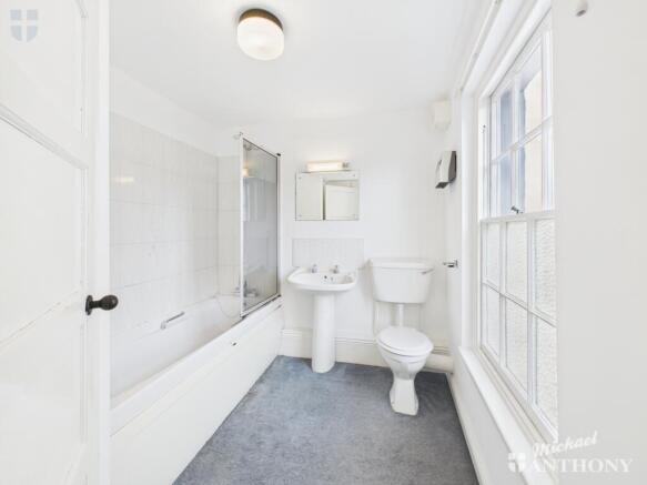 CAM03852G0-PR0244-STILL006