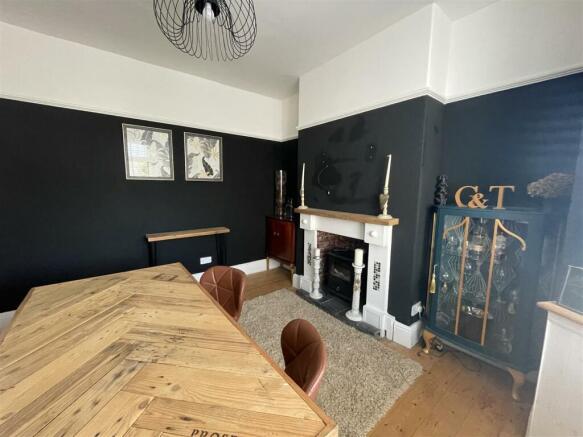 Front room/Bedroom 3