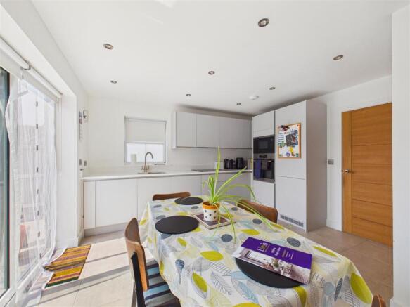 2 bed End of Terrace for sale Image 5
