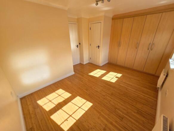 3 bed Terraced for sale Image 10