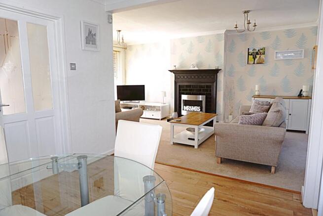 Lounge/dining room