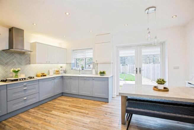3 bed Terraced for sale Image 8