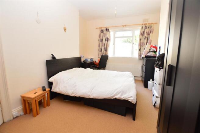 Flat 2 5 Manston Terrace - Bedroom.jpg