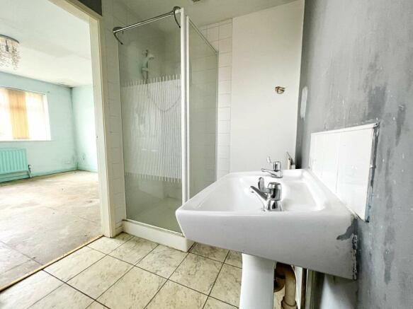 Ensuite to Bed 4
