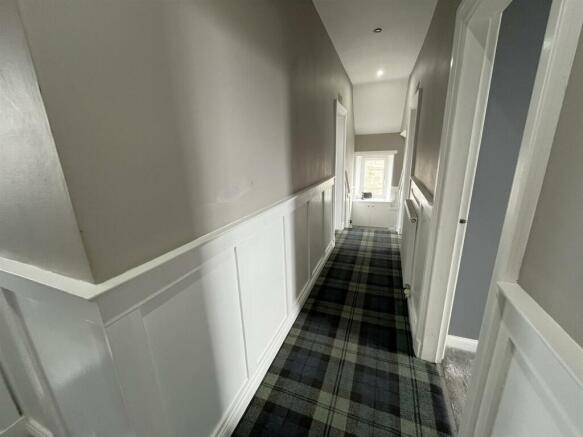 STAIRCASE & LANDING