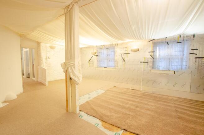 85 Fore Street Bodmin 01208 74182-16