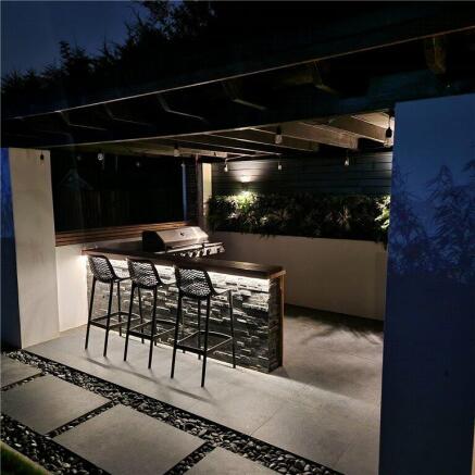 Night Shot-Bbq Area