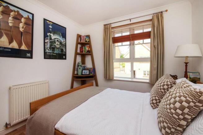 2 bed Apartment for sale Image 12