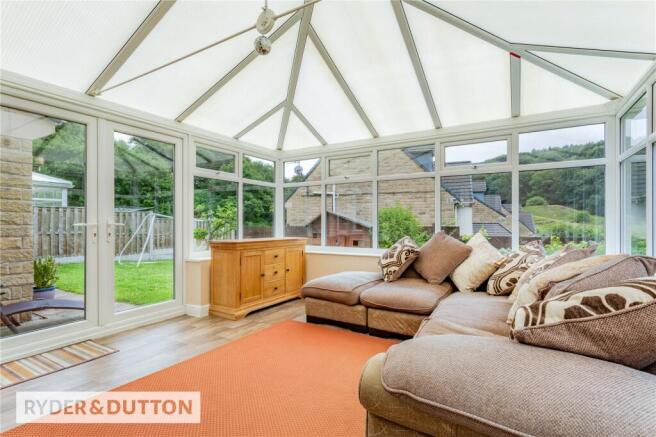 5 bed Detached for sale Image 4