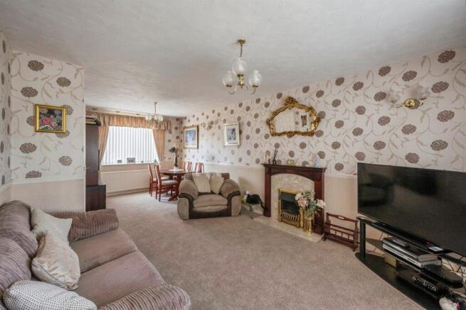 3 bed Semi-Detached for sale Image 5