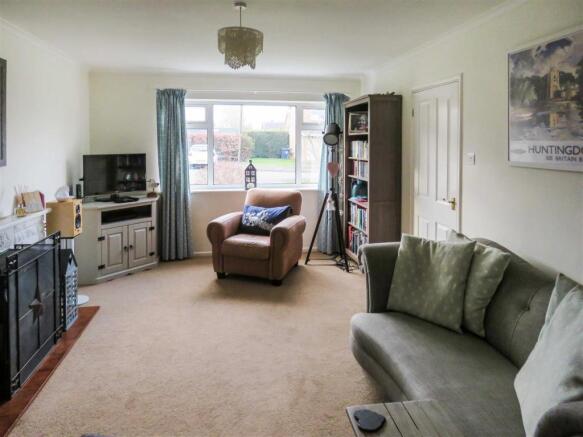 Living Room..JPG