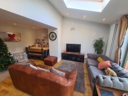 35, Mendip Crescent, Bristol BS16 6UF