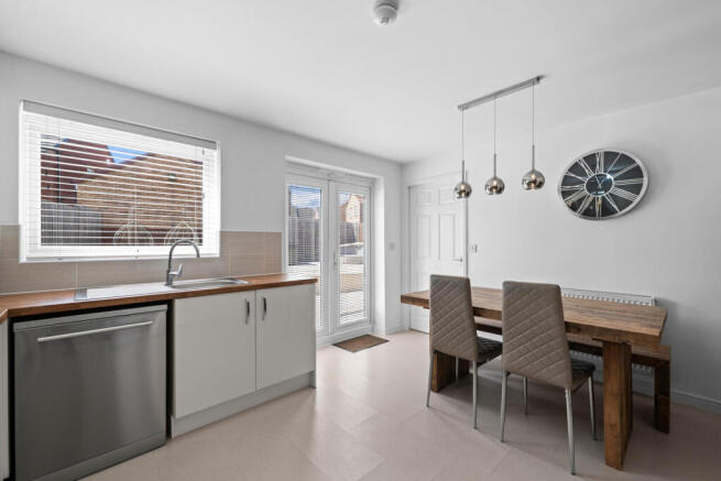 4 bed Detached for sale Image 8