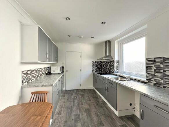 Kitchen (2)