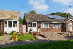 32, Ethelburga Drive, Folkestone CT18 8JJ