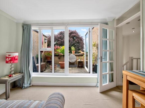 2 bed Apartment for sale Image 4