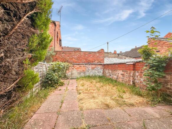 Rear Garden 715