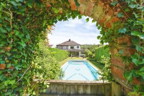 3, Ashmead, Ashmead Green, Cam GL11 5EW