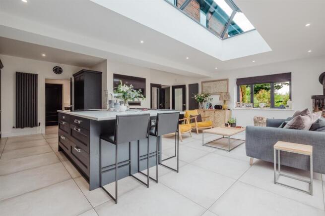 Dining Kitchen & Family Room