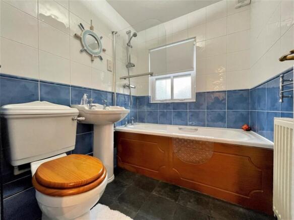 9 Hyde Bank Court Bathroom.jpeg