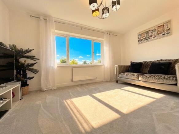 4 bed Detached for sale Image 9