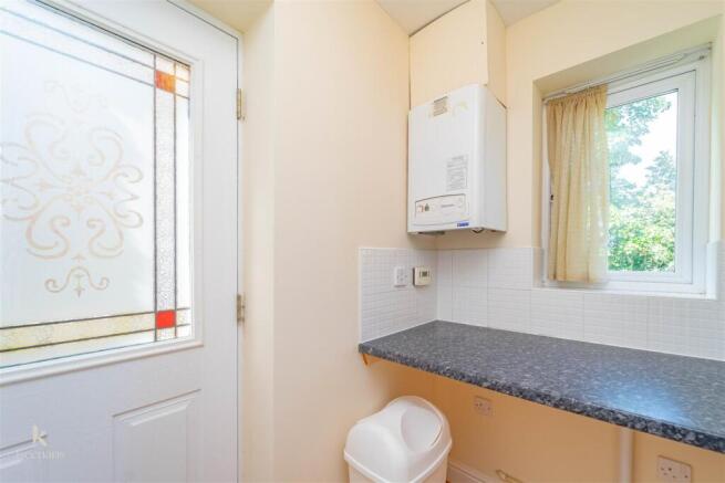 3 bed Detached to rent Image 6
