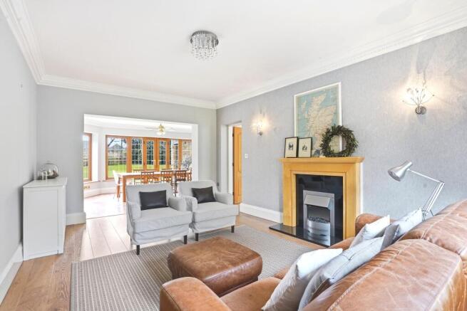6 bed Detached for sale Image 9