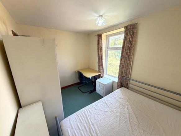 6 bed End of Terrace to rent Image 9