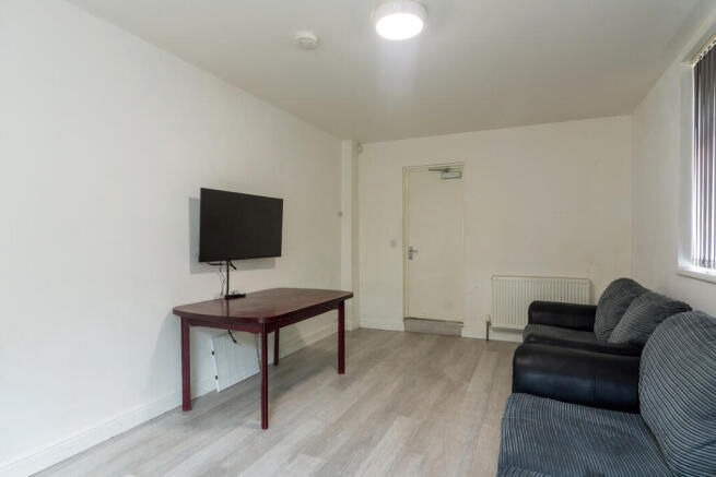 5 bed House of Multiple Occupation for sale Image 4