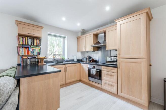 2 bed Apartment for sale Image 4