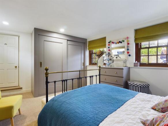 Bedroom a.jpg