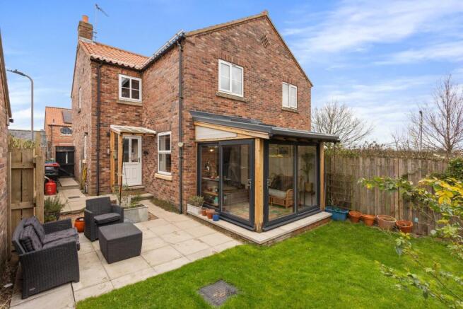 3 Meadowfield Close-23.jpg