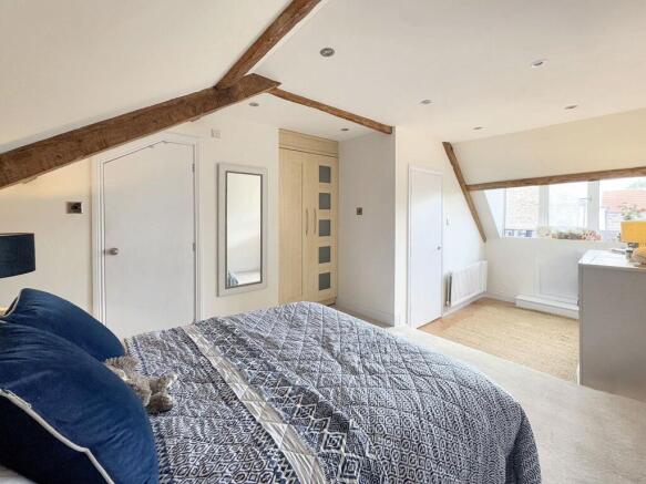 3 bed Terraced for sale Image 12