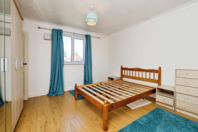 3 bed Flat for sale Image 10