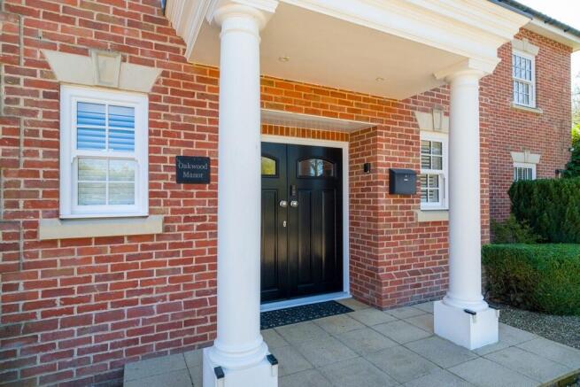 1440px_Oakwood Ma...
