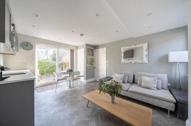 1421160-8-69a6ca5...