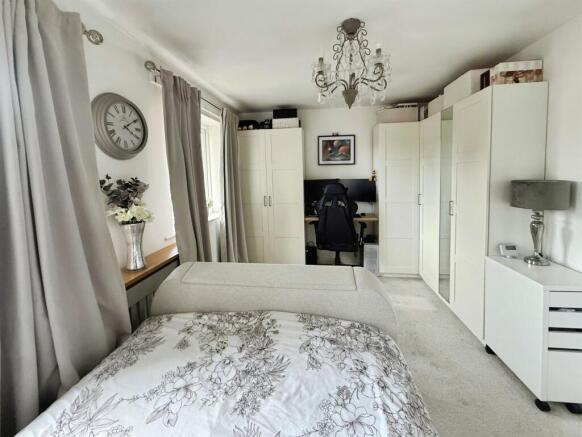 3 bed Semi-Detached for sale Image 11
