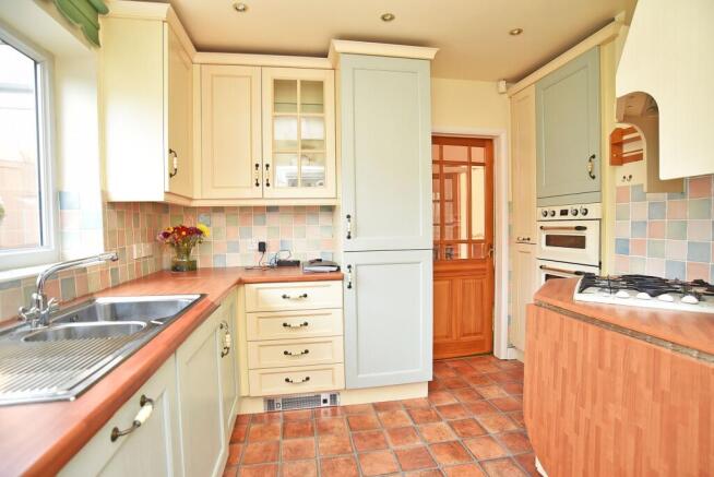 3 bed Semi-Detached for sale Image 10